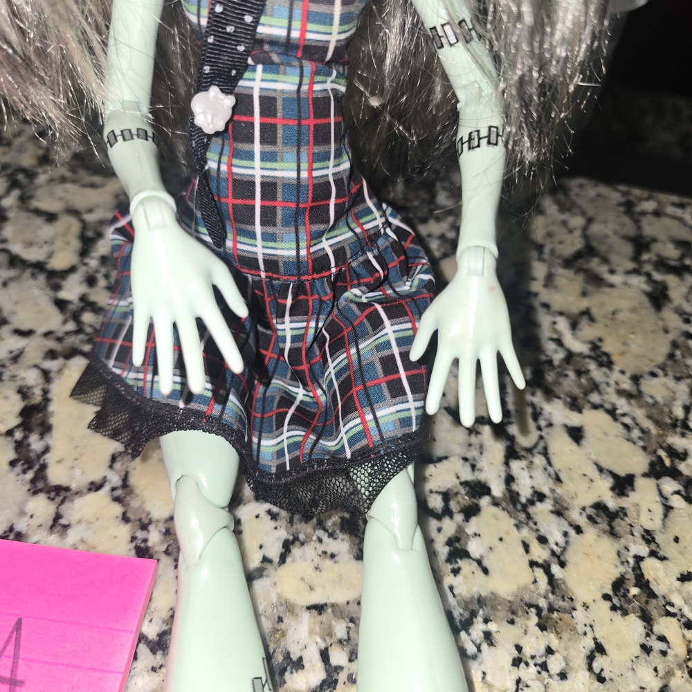 Frightfully Tall Frankie - Picture 6 of 9